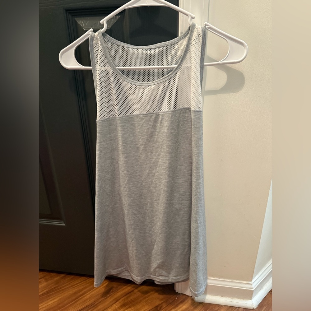 Athleta Comfortable Gray and White Mesh Women's Workout Tank Top